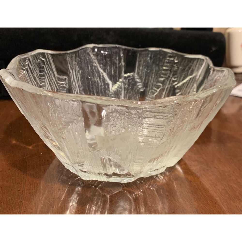 Mikasa Crystal Ice Castles Bowl - 7.5-inch,‎ Great Condition